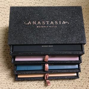 Anastasia Beverly Hills Palette Bundle in Drawers